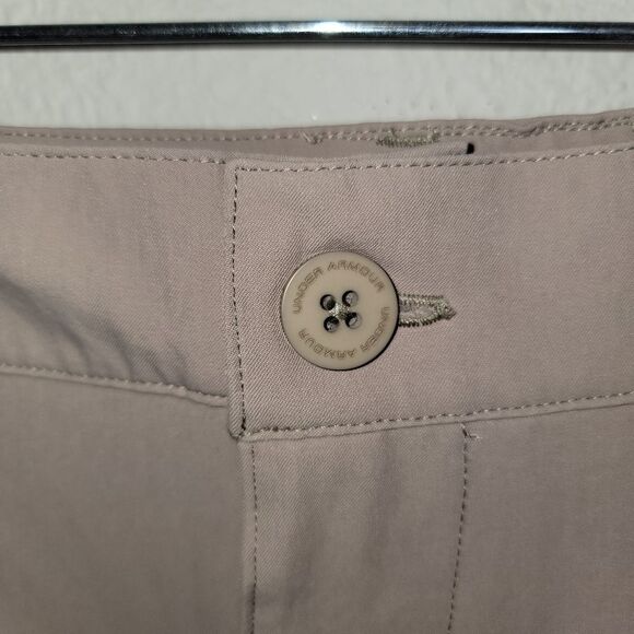 Under Armour Performance khaki golf shorts size 36 - Picture 3 of 6